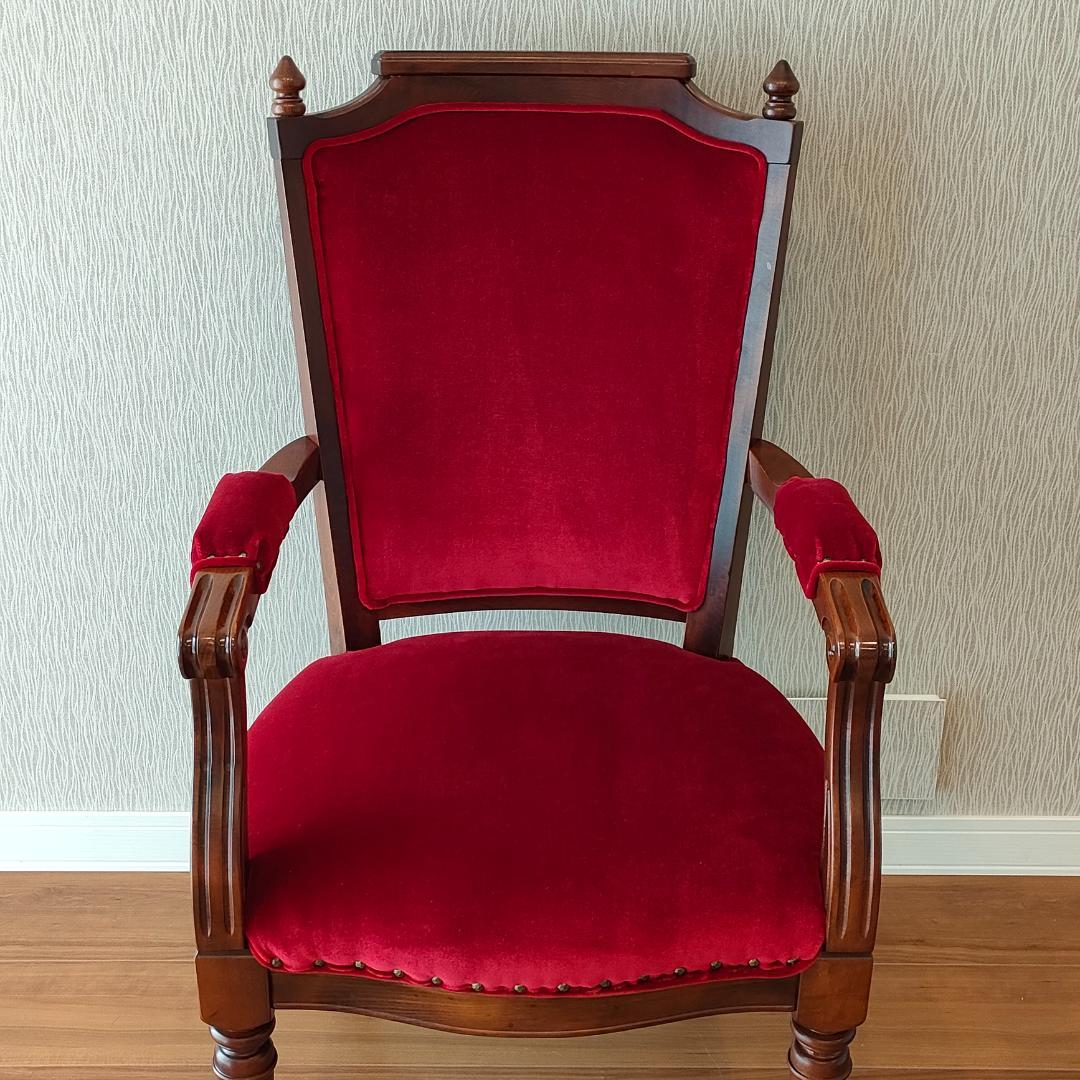 〈美品〉アンティーク　アームチェア　鋲打ち　ワインレッド