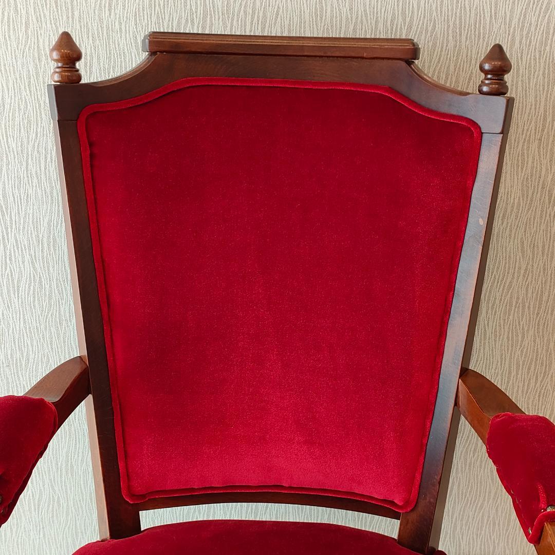 〈美品〉アンティーク　アームチェア　鋲打ち　ワインレッド