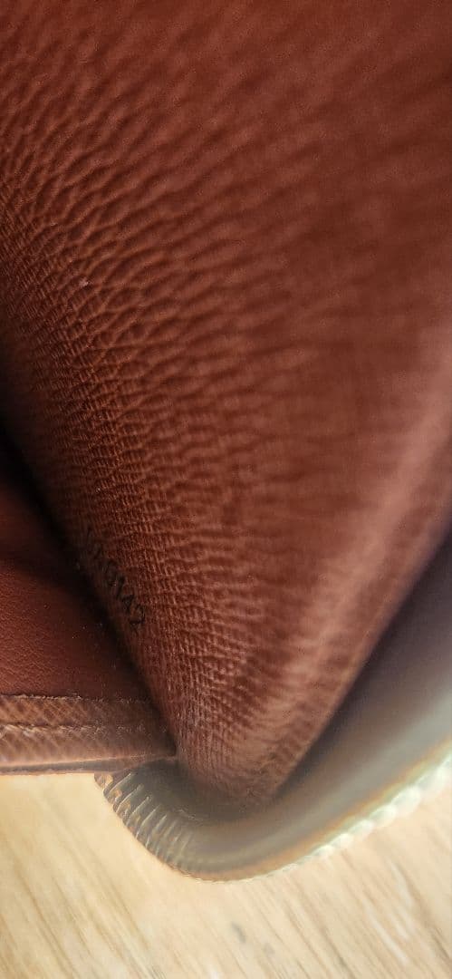 Louis Vuitton モノグラムジッピーウォレット　ユニセックス