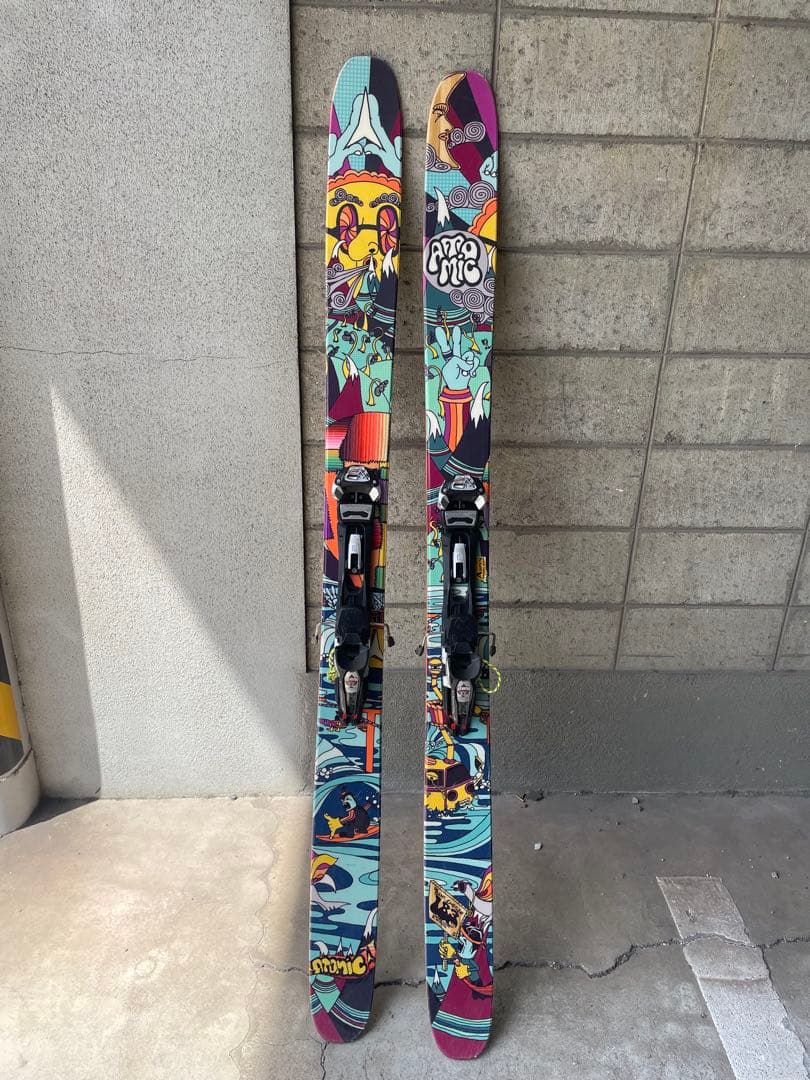 最終値下げ　Atomic ベンチェトラ-スキー板 ロッカーカラフルデザイン