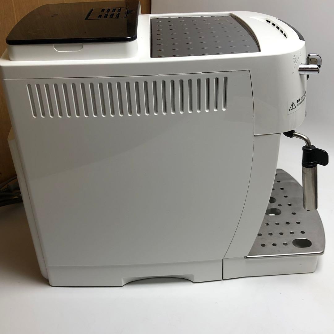 デロンギ マグニフィカS ecam22112w 全自動エスプレッソマシン