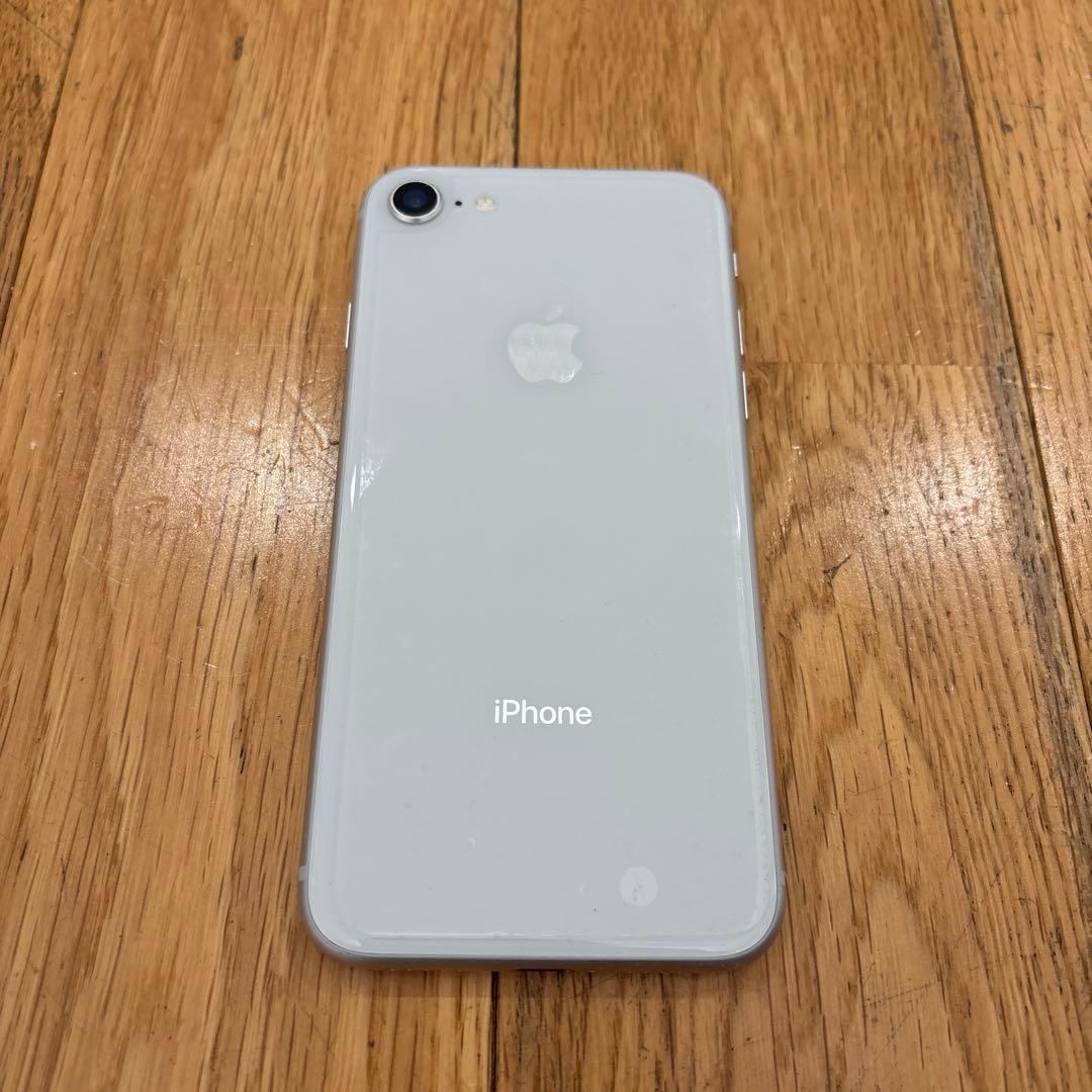 iPhone 8 本体　64G