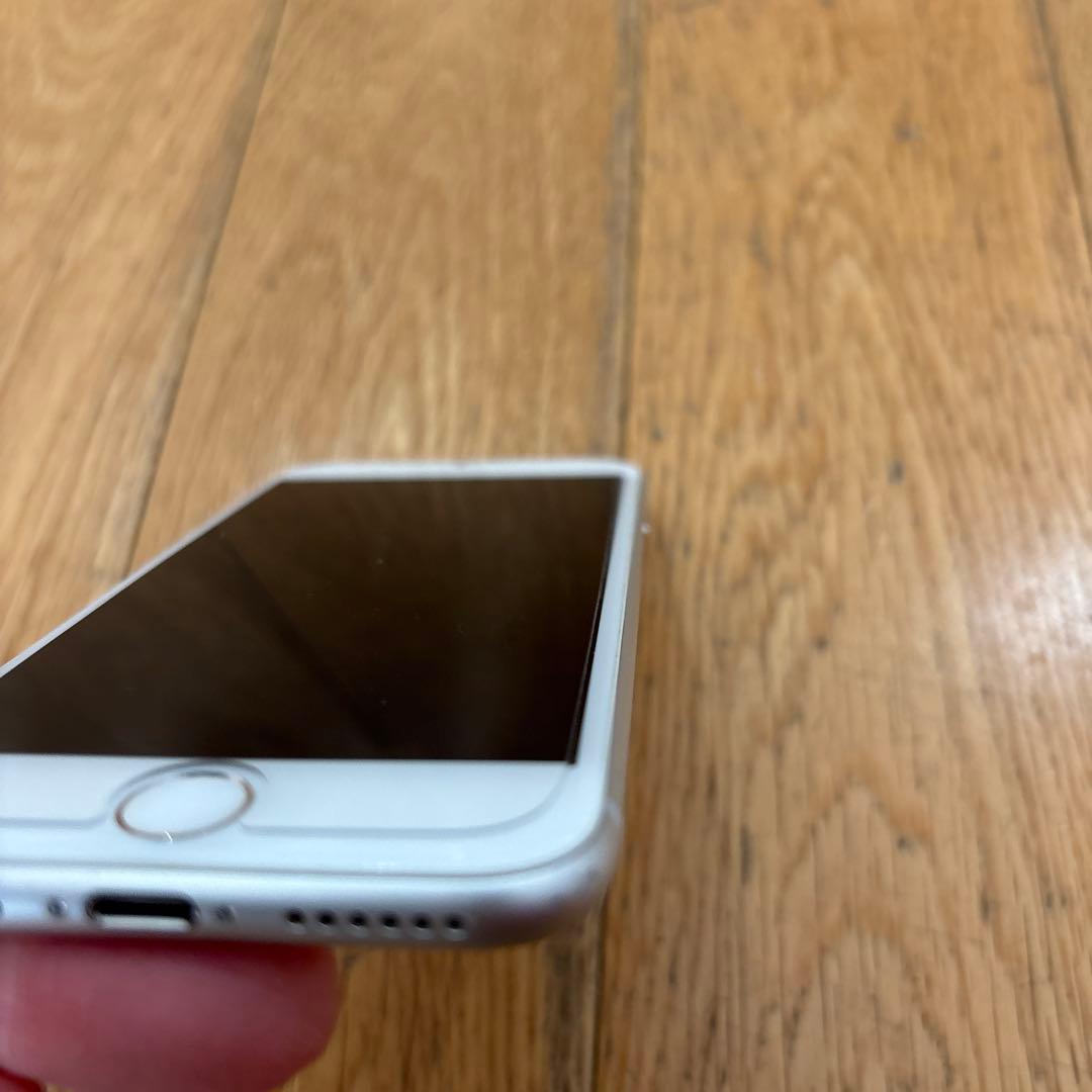 iPhone 8 本体　64G