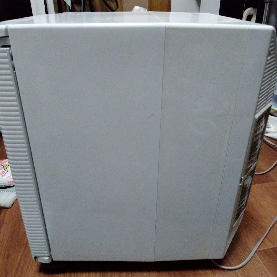 小形低温恒温器