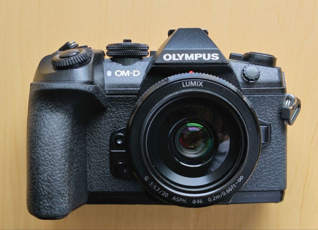 Olympus OM-D em1 mark2 カメラ Lumixレンズ付き