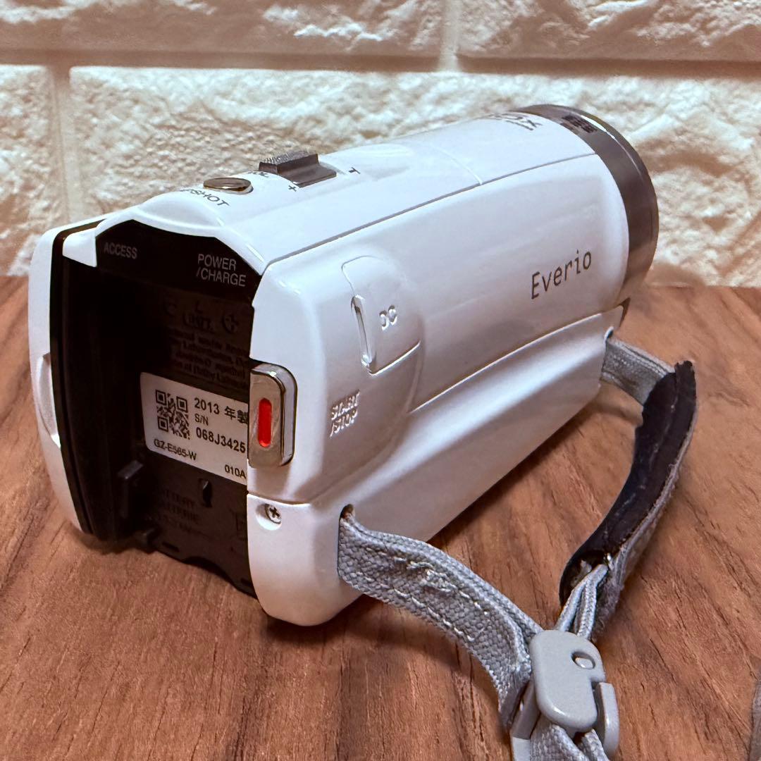 【美品】 JVC Everio GZ-E565 エブリオビデオカメラ