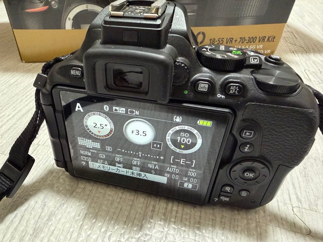 Nikon D5600 ダブルズームキット　一眼レフ　カメラ　レンズ　Wi-Fi