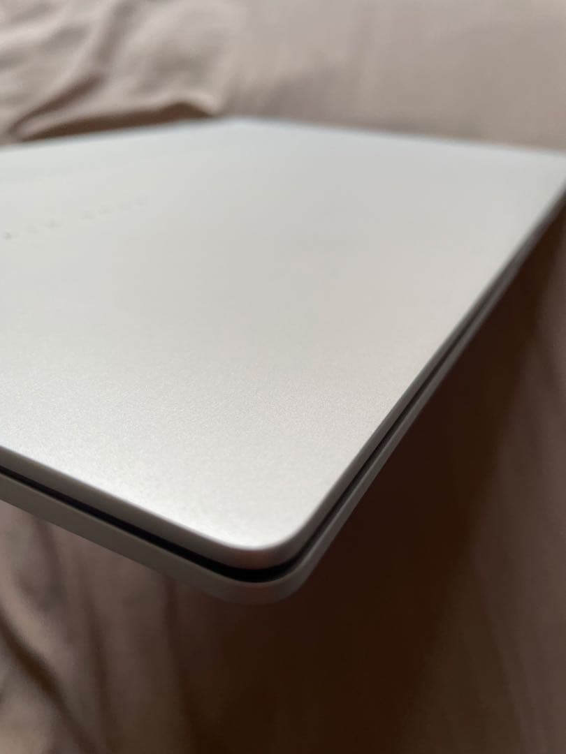 ASUS VivoBook シルバー ノートPC