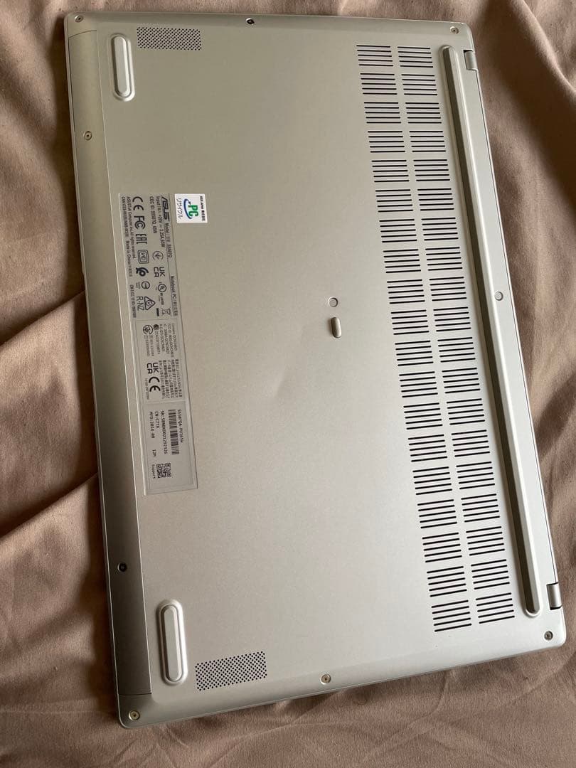 ASUS VivoBook シルバー ノートPC