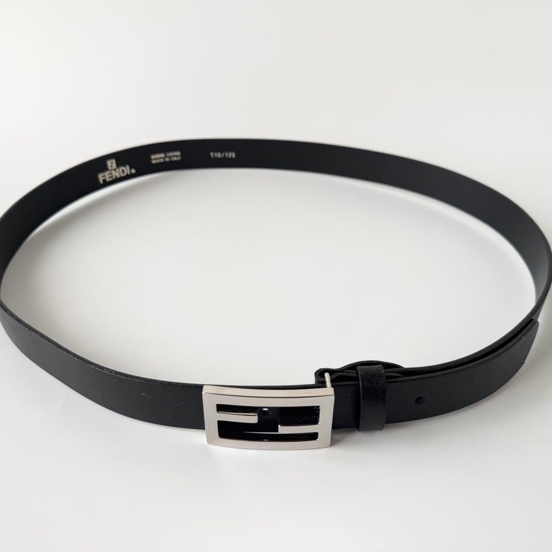 【極美品】フェンディ ベルト ズッカ柄 シルバー金具 レザー ブラック