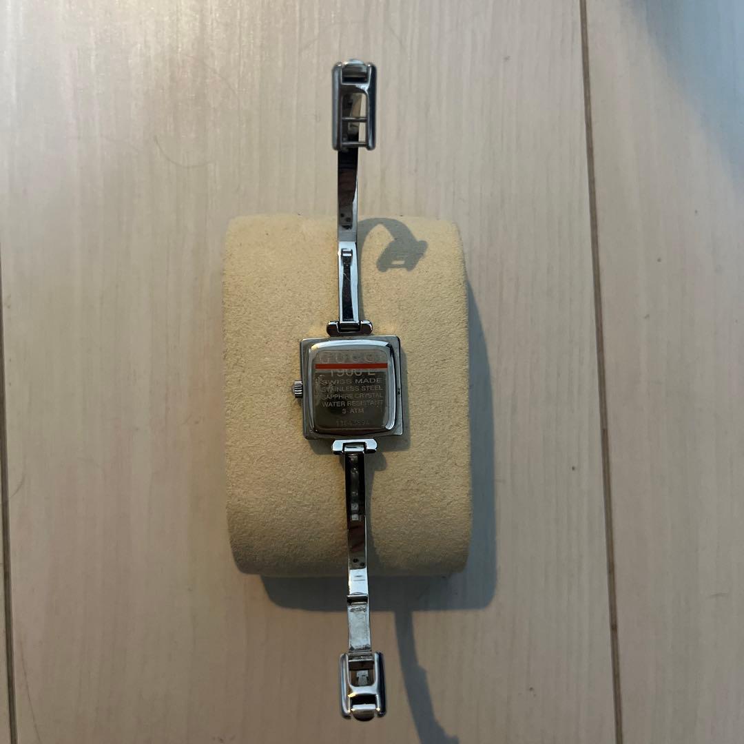 GUCCI グッチ バングルウォッチ グレー文字盤 クォーツ レディース 腕時計