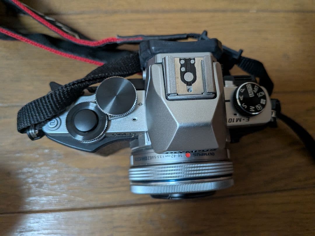 オリンパス・一眼レフカメラ・OM-D E-M10・レンズ2セット