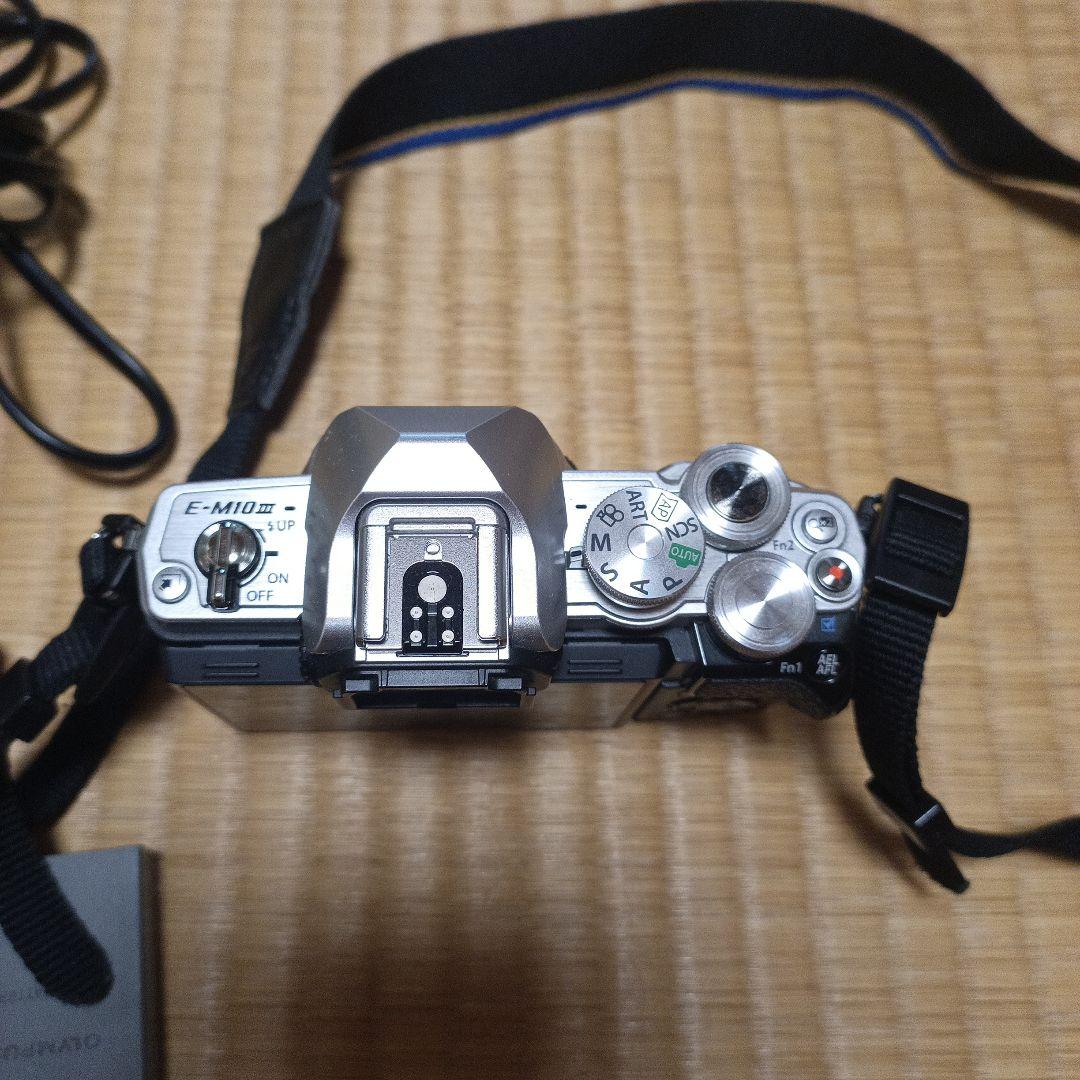 OLYMPUS OM-D EM10 mark2 カプラーつき