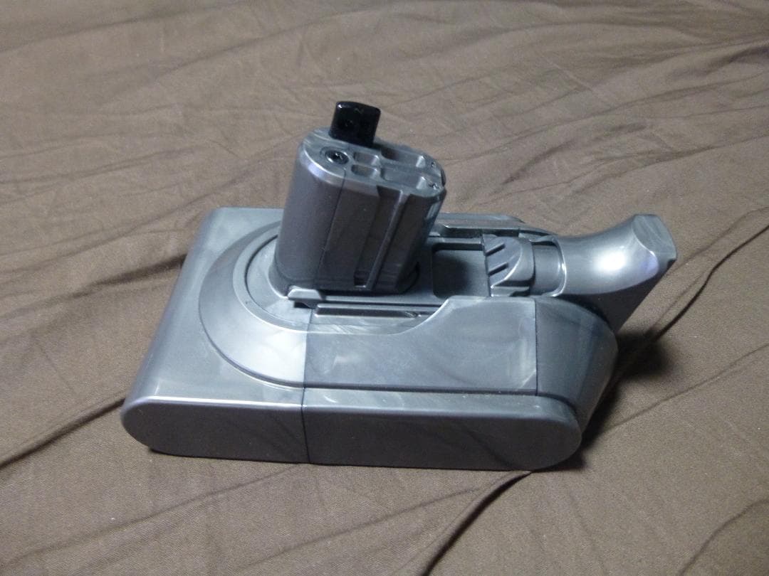 激安処分　ダイソン　SV18ボディ新品未使用　おまけバッテリー付