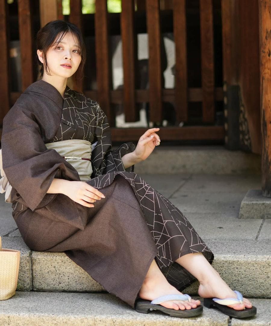 お任せ下駄つき◆最高品質和歌山染め日本生地◆こげ茶の変わり袖モダン蜘蛛の巣浴衣◆