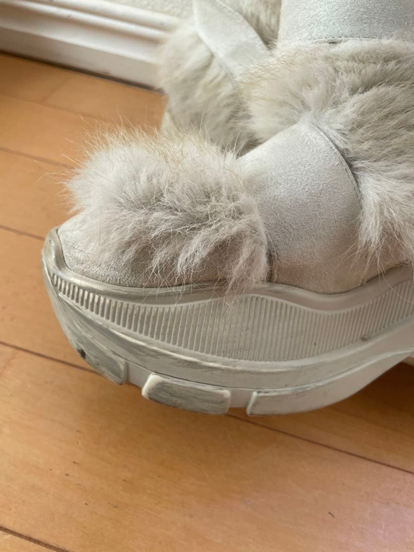 ポ*様 YELLO ホワイトファームートンブーツ S