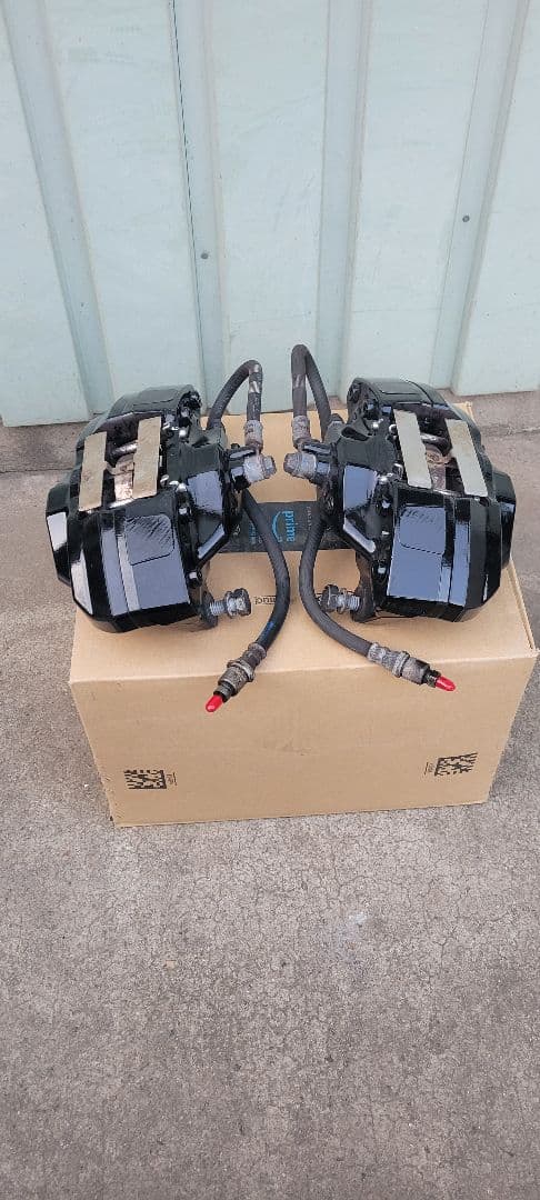 よしつね　STI ブレーキキャリパー ブレンボ黒2個セット