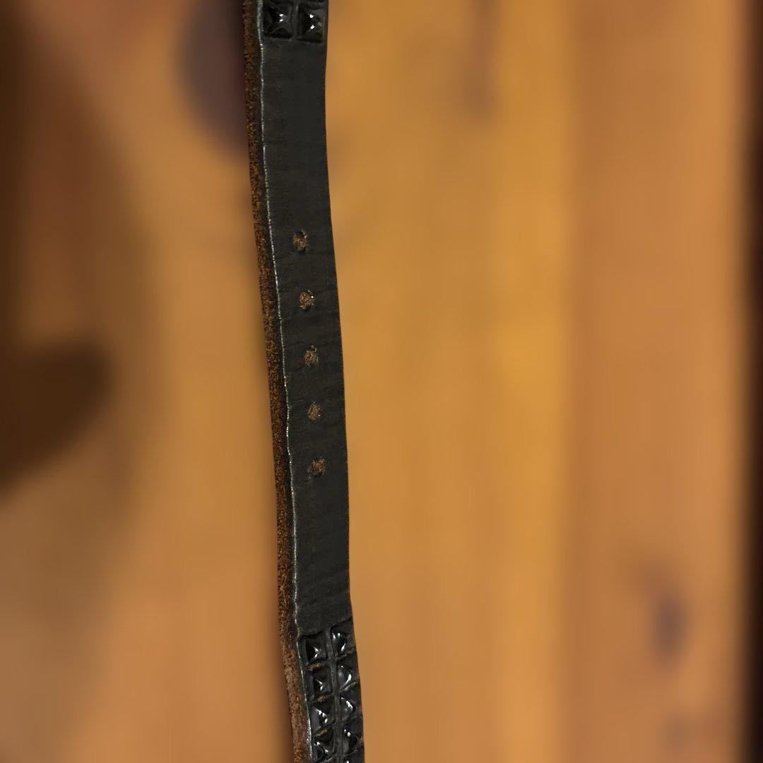 HTCスタッズ付き黒レザーベルト