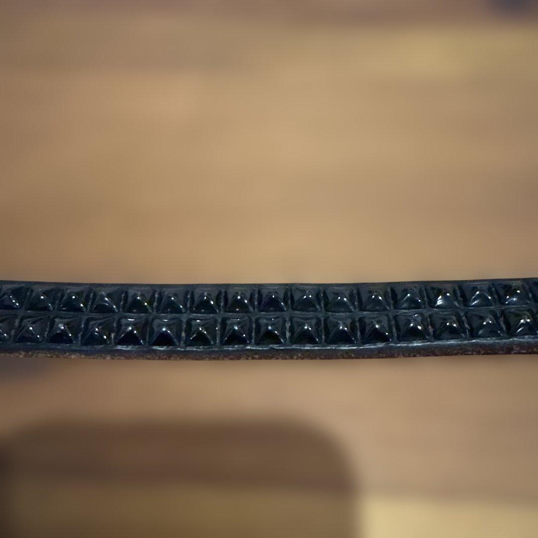 HTCスタッズ付き黒レザーベルト