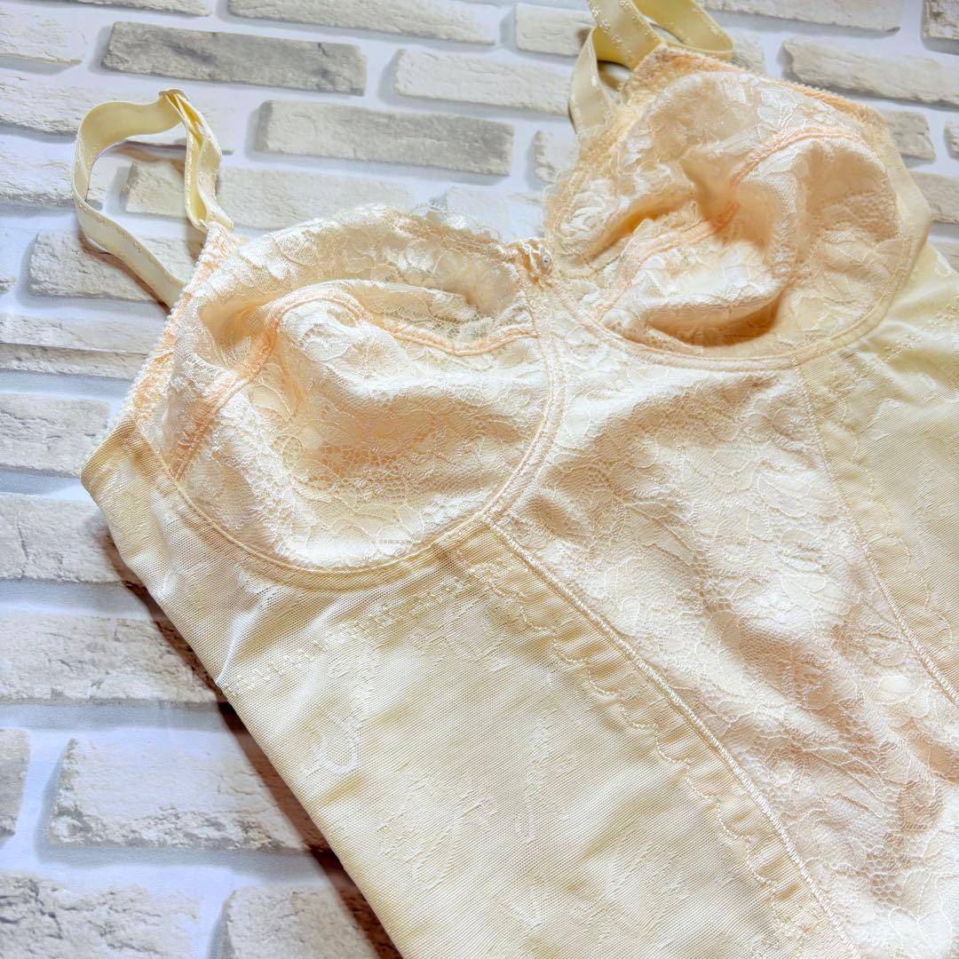 新品未使用　シャンデール　D80 （ピエゾメッシュ）ボディースーツ補正下着　夏用