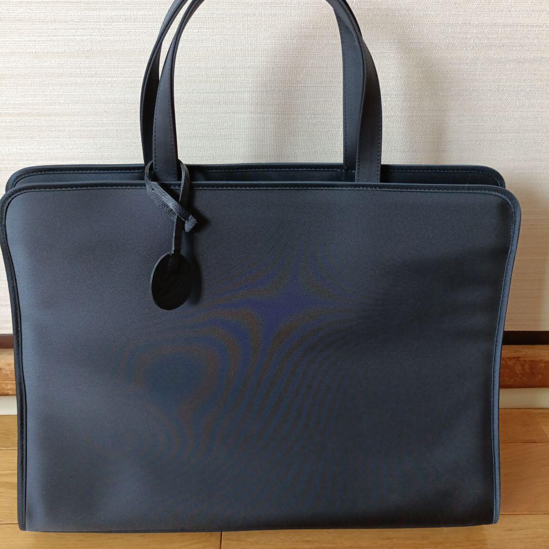 ファミリアFamilia　紺受験バッグ