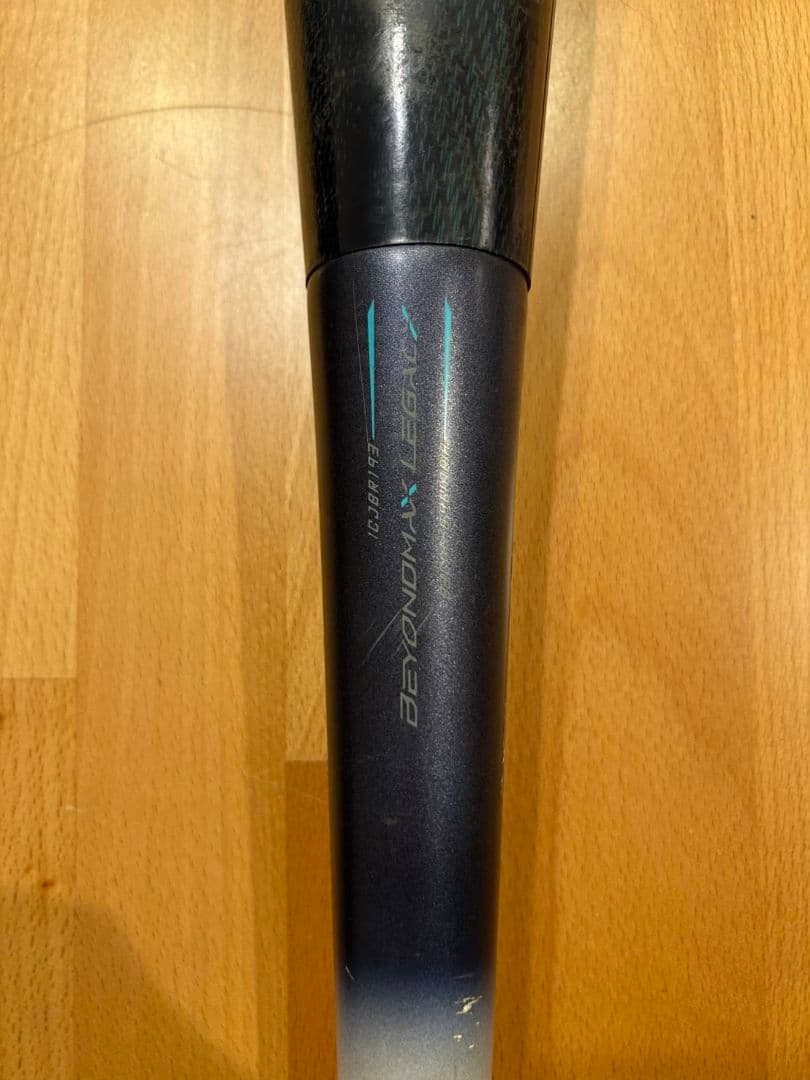 ビヨンドマックス　レガシー83cm 680g バットとケースセット