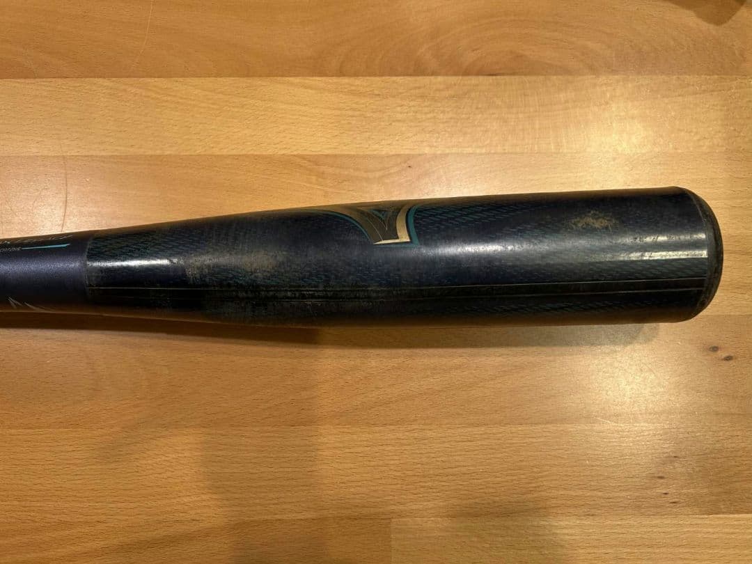 ビヨンドマックス　レガシー83cm 680g バットとケースセット