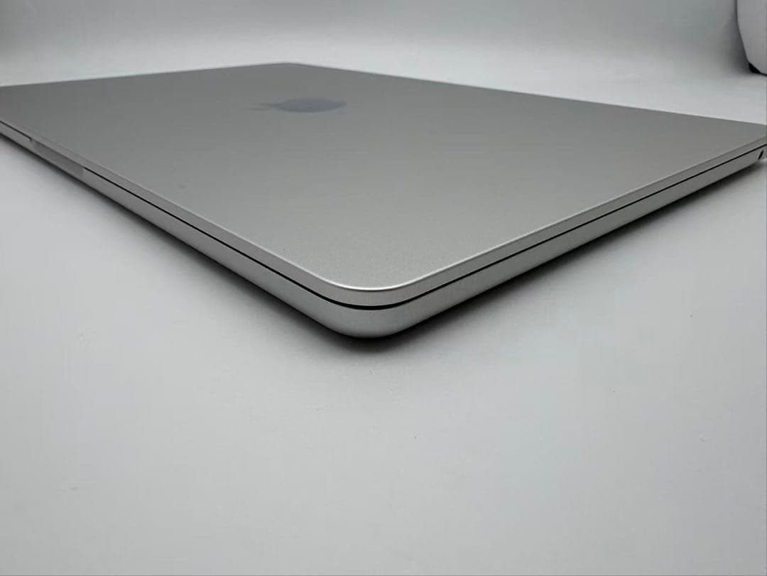 MacBook Air M2 13.6インチ 8GB 256GB