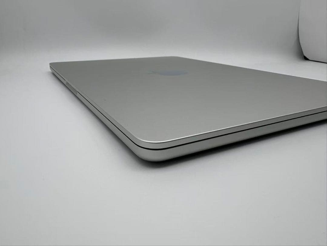 MacBook Air M2 13.6インチ 8GB 256GB