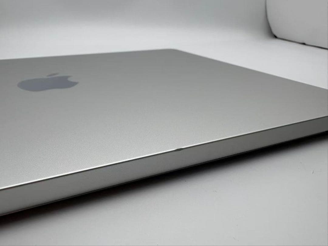 MacBook Air M2 13.6インチ 8GB 256GB