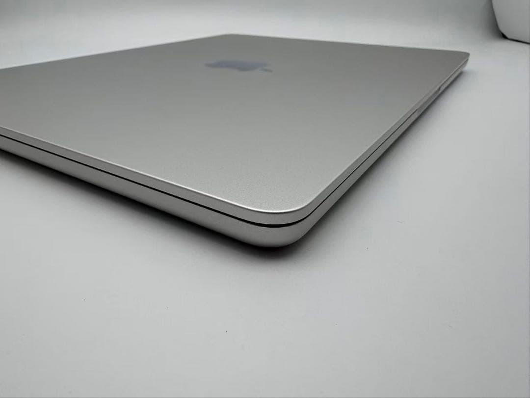 MacBook Air M2 13.6インチ 8GB 256GB