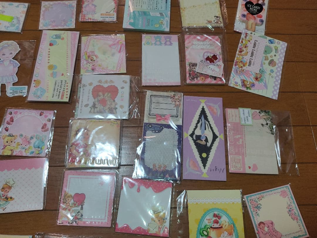 大量！素材紙 コラージュ おすそ分け 紙もの メモ用紙 まとめ売り 150冊位