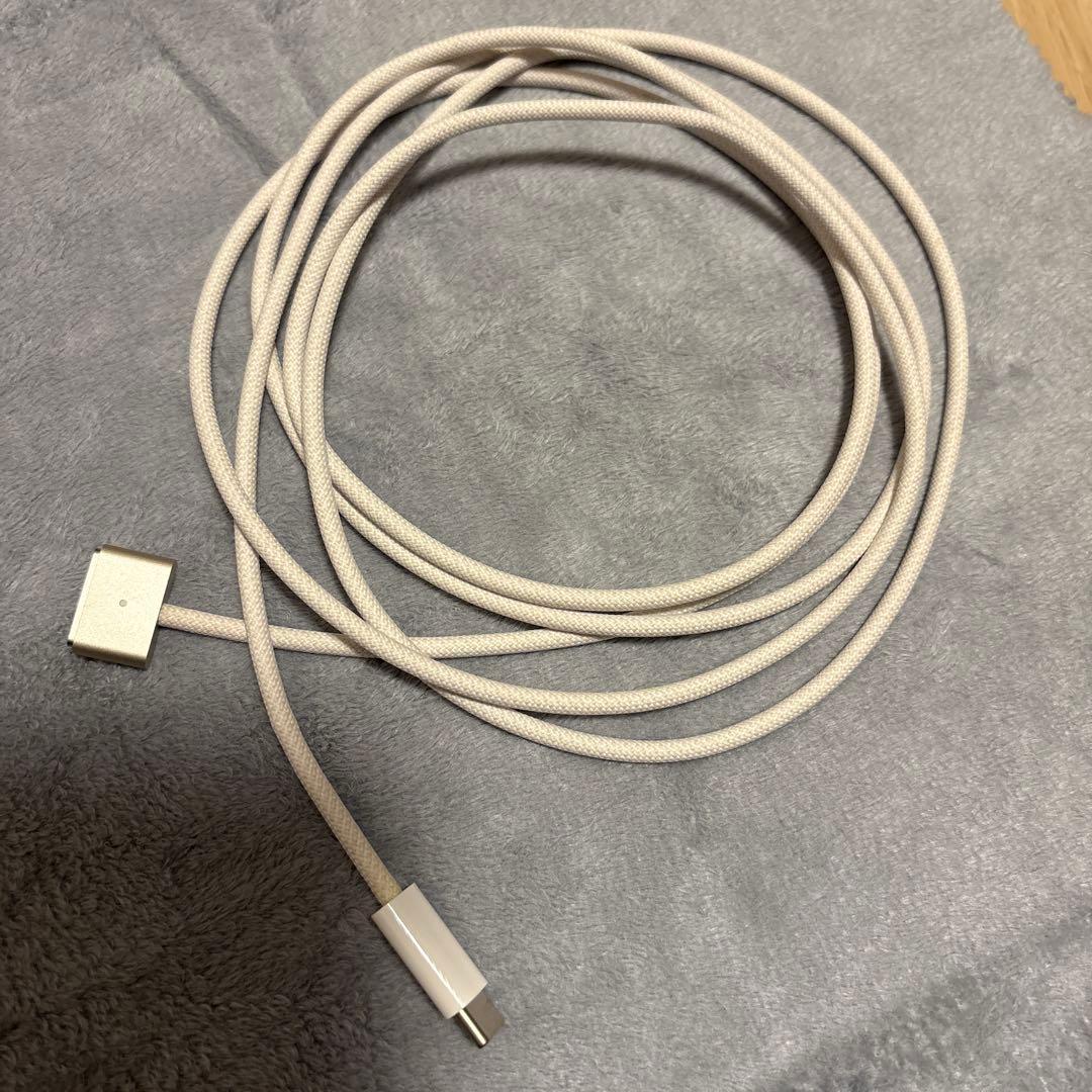 MacBookAir M2 13インチ スターライト 充電ケーブル付き