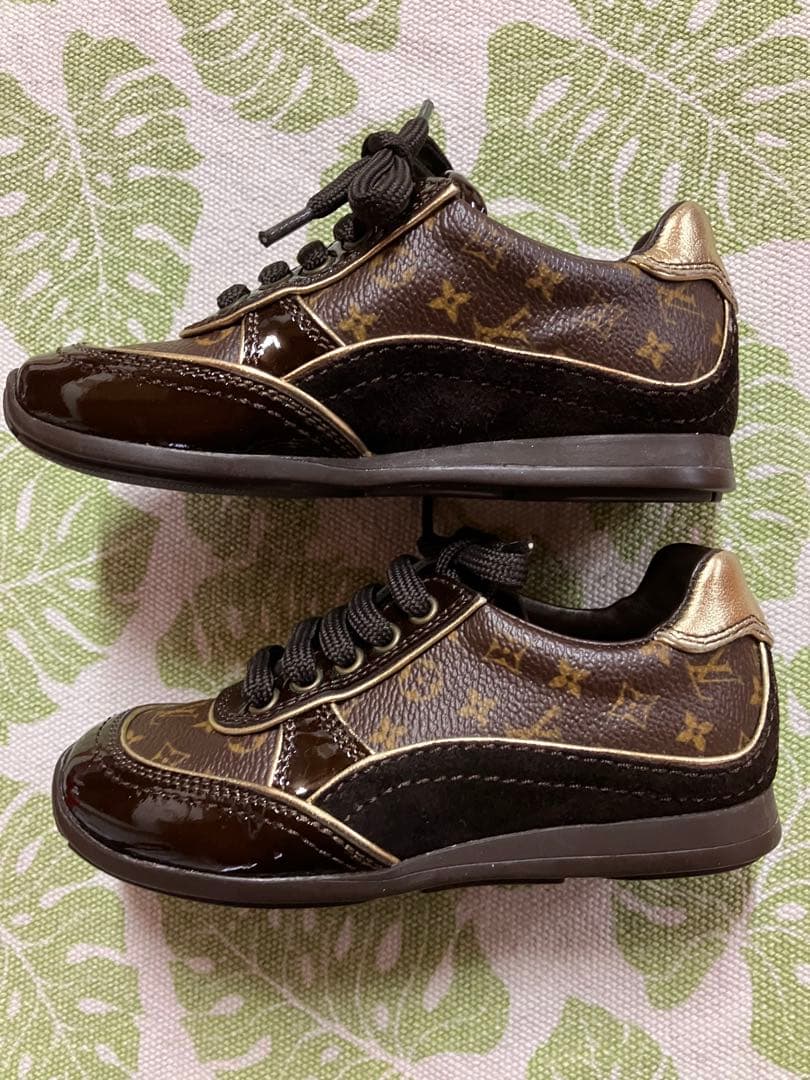 新品未使用品Louis Vuitton キッズスニーカー