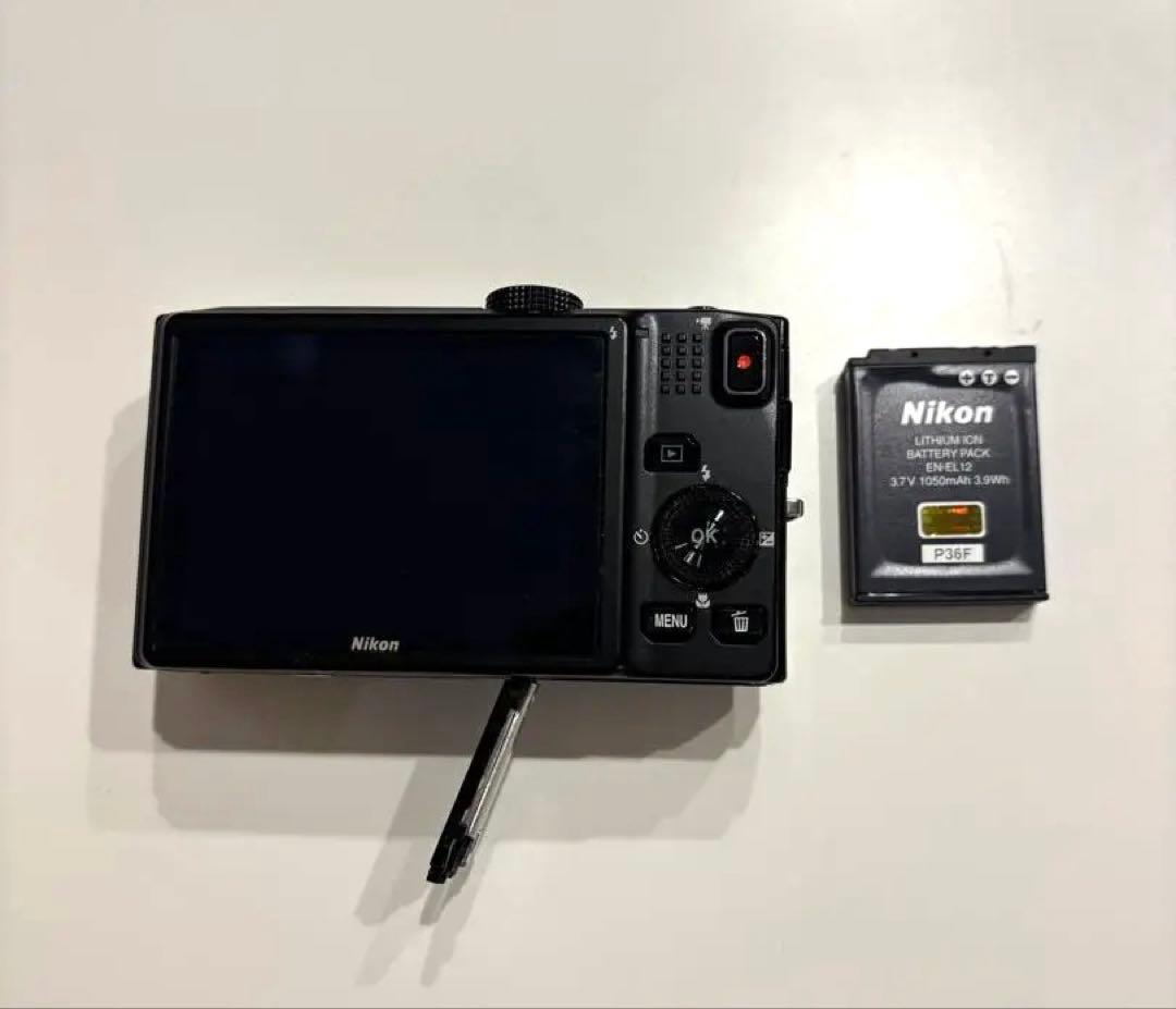 Nikon ニコン　COOLPIX S8200 動作確認済　本体・バッテリーのみ