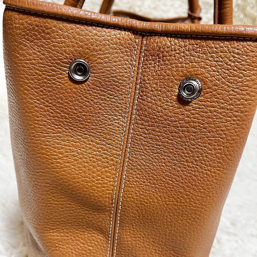 美品✨バーニーズニューヨーク トートバッグ レザー シボ革 チャーム ブラウン