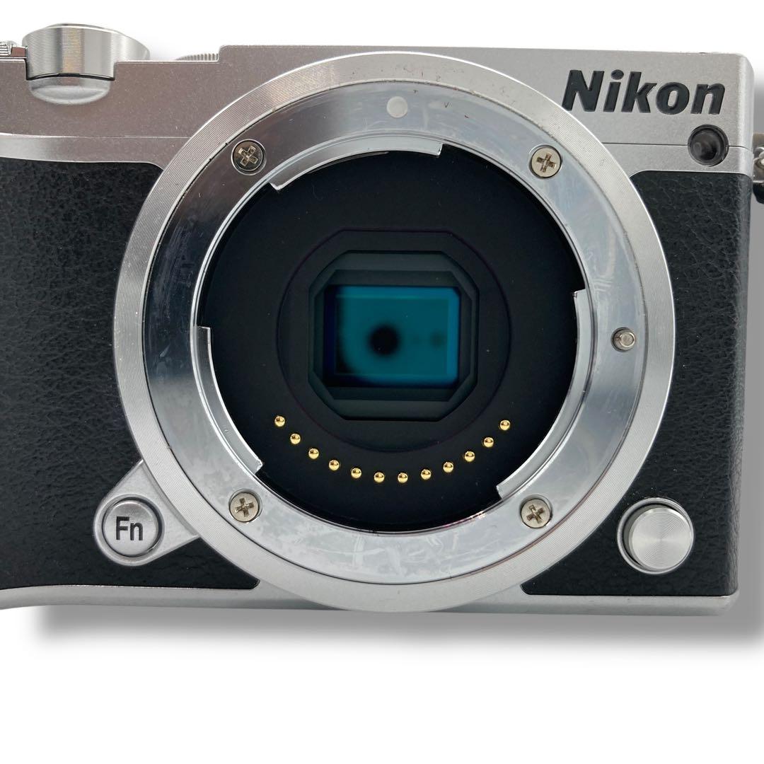 ニコン Nikon 1 J5 コンデジ デジカメ 一眼 ミラーレス ズーム