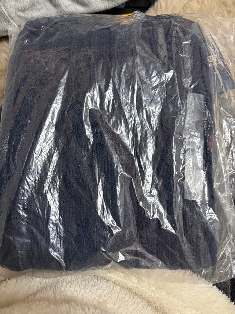 人気色✨【新品未使用】ケーブルニットコットン Vネックセーターネイビー