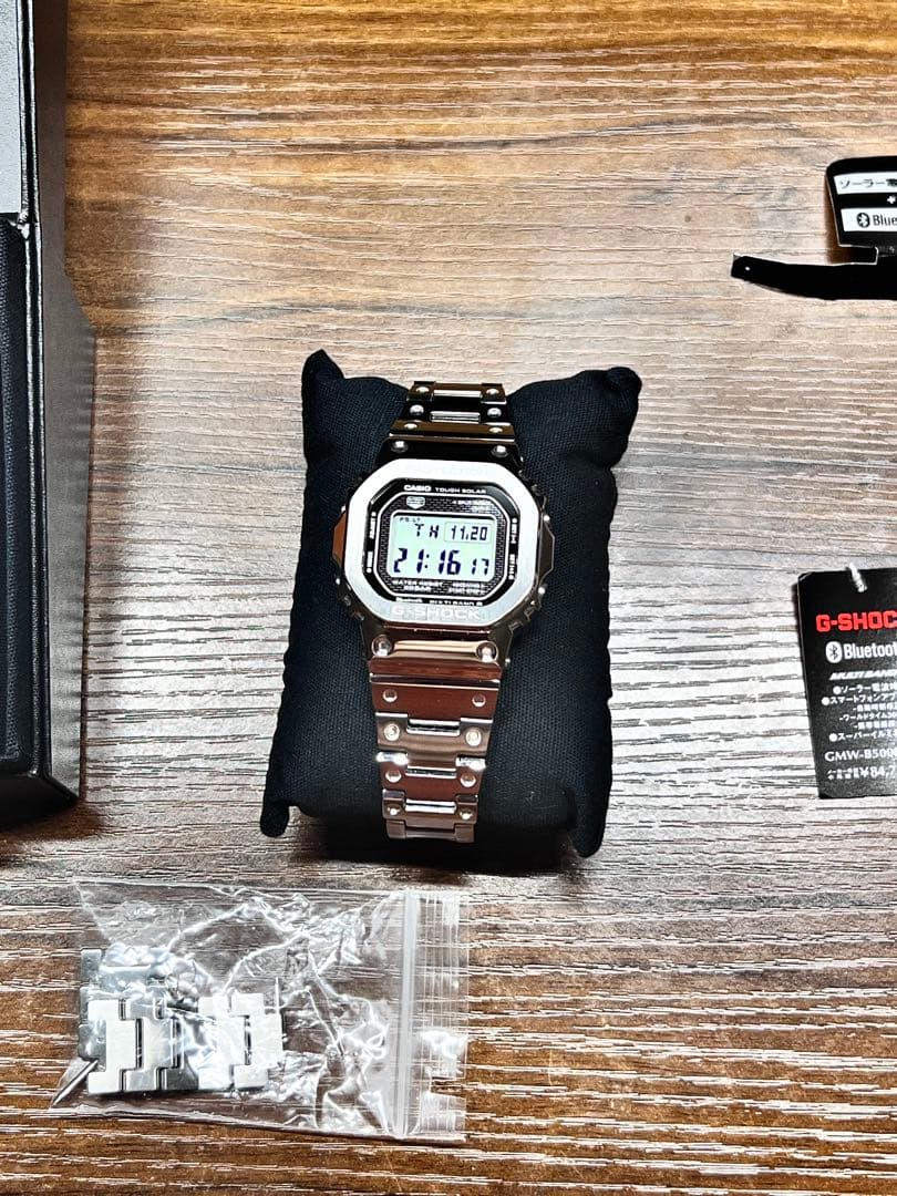 「極美品」国内正規品　GMW-B5000D-1JF フルメタルシルバー