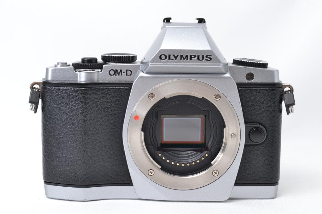 オリンパス　OM-D E-M5 シルバー 12-50mmEZ レンズキット