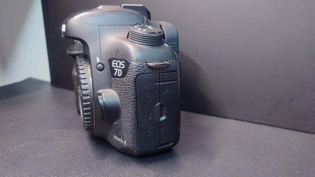 Canon EOS 7D MarkⅡ デジタル一眼レフカメラ 本体・周辺パーツ