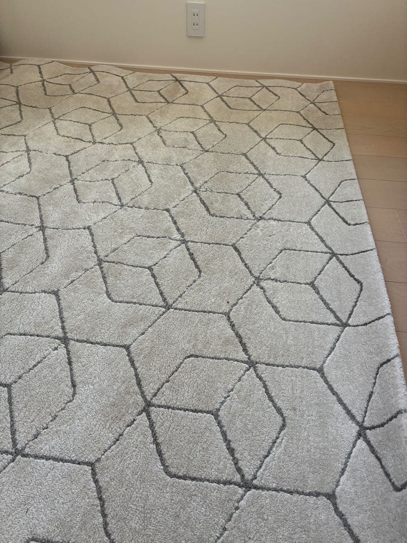 ロウヤ　カーペット　北欧　アイボリー