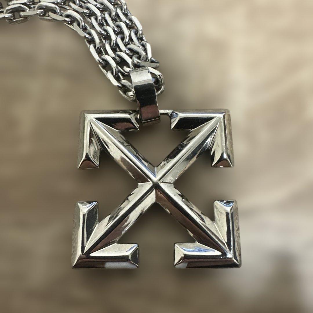 Off-White シルバー クロスネックレス