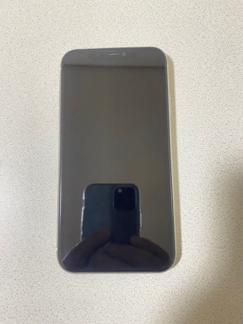 ほ*る様 値下げApple iPhone 11 ホワイト 本体+箱+充電コード+