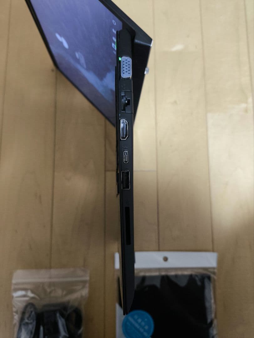 Sony Vaio i7 8565u, 512GB NVME/ 新品のバッテリー