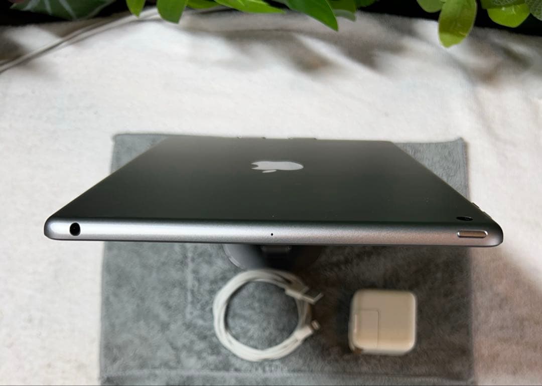 [超美品]Apple iPad 第5世代 /32GB電池健康100%/HW228