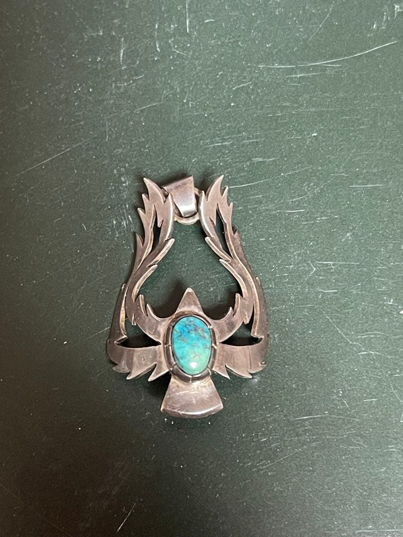 ターコイズ装飾シルバーペンダント　イーグル　トップ