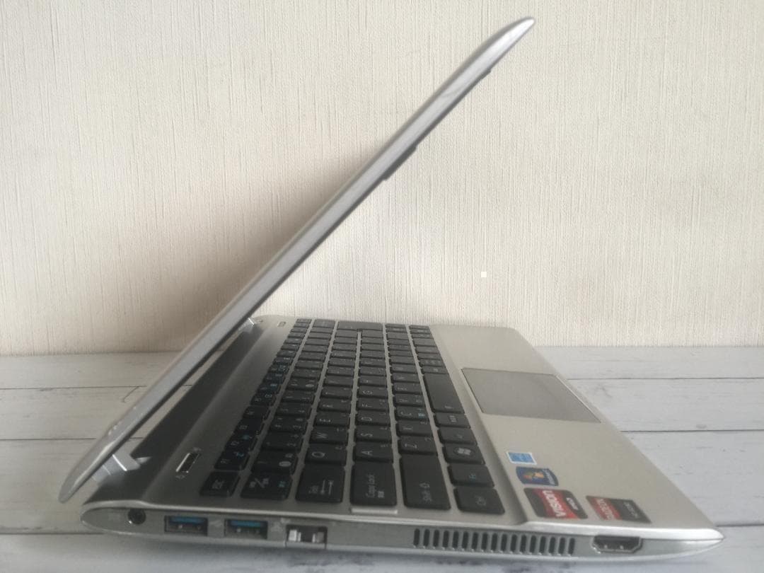 ASUS Eee PC 1215B 12.1型薄型・コンパクト ノートパソコン