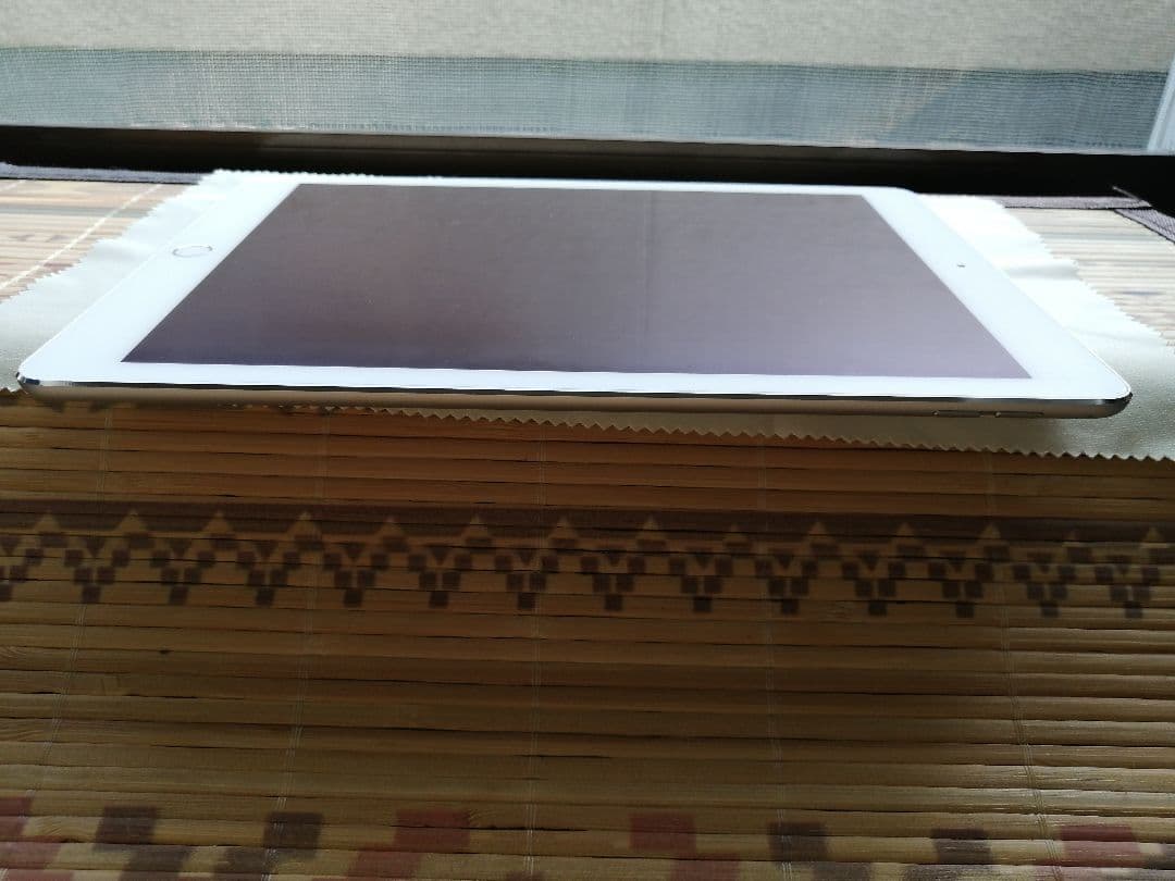 ipad air2　シルバー　128gb　wifi　バッテリー88%　air 2