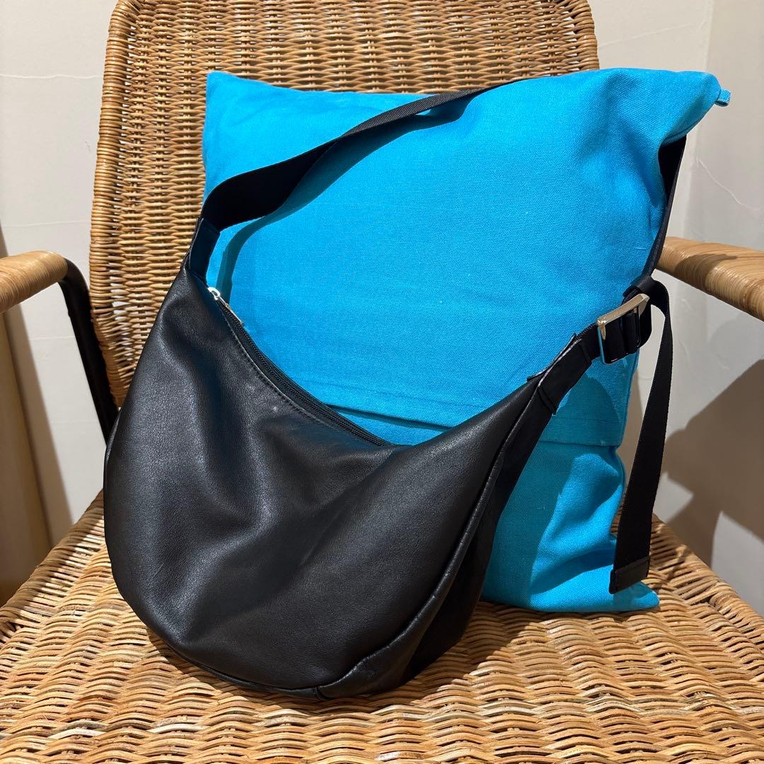 russet ラシット　ソフトレザーラウンドショルダーバッグ　シルバー